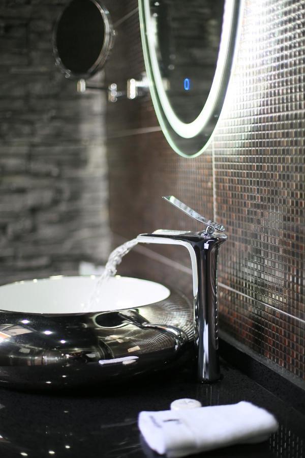 Otakhebi Hotel Сарпи Екстериор снимка