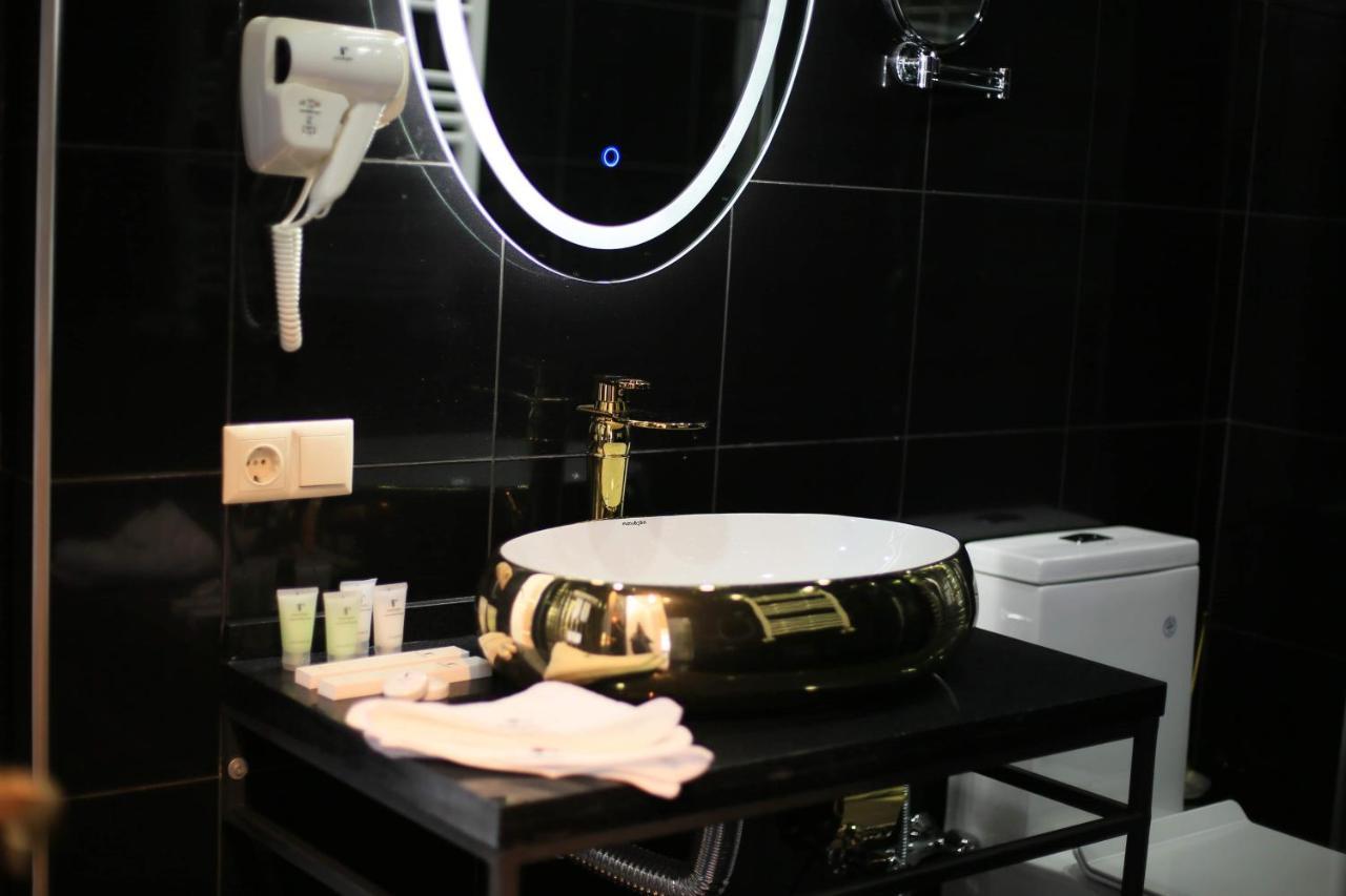 Otakhebi Hotel Сарпи Екстериор снимка